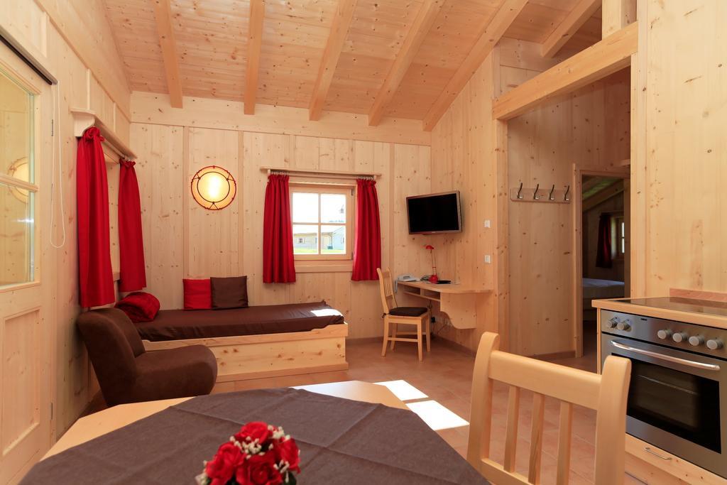 Alpenchalets Hotel Lambach Seeon-Seebruck Kamer foto